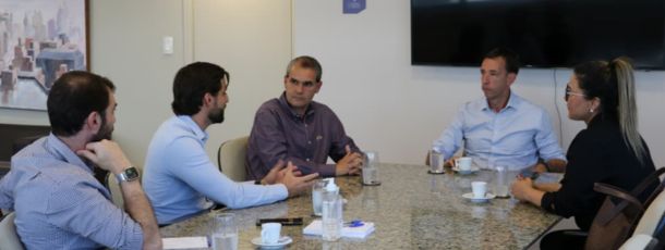 Representantes da Kresil e Ibratin oficializam fusão durante visita institucional ao Sinduscon-RS